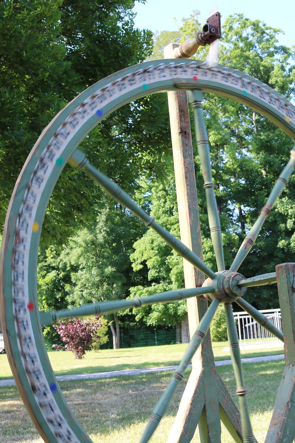 Glücksrad beim Kinderfest